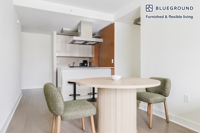 Photo - 450 W 42nd St Unidad FL10-ID2157