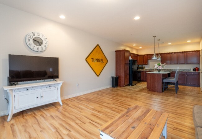 Photo - 1160 Municipal Dr Unidad 12