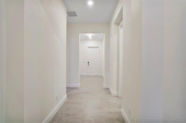 11785 Waterway Cir