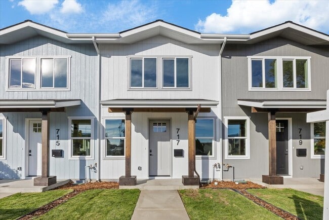 Building Photo - 717 E Lacrosse Ave