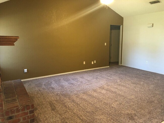 Photo - Keller ISD 3 bedroom 2 Bathroom