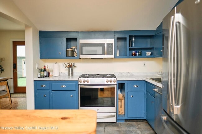 Building Photo - 17 Elks Park Rd Rental