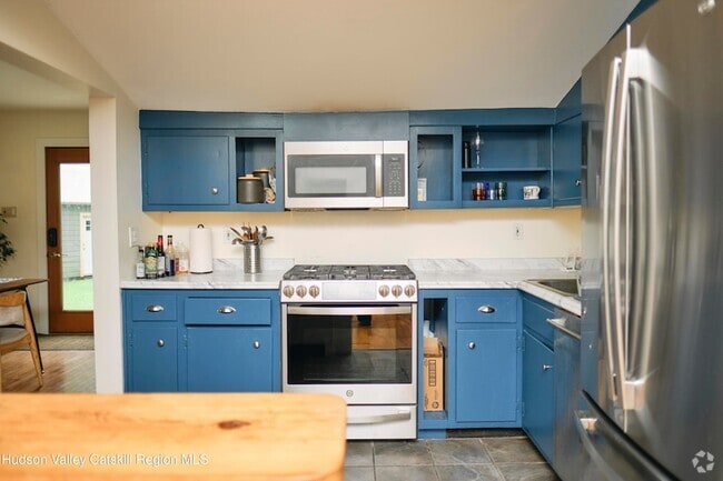 Building Photo - 17 Elks Park Rd Rental