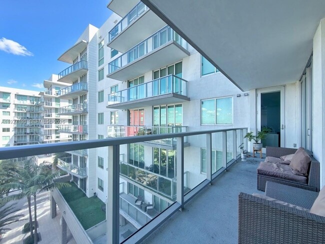 Building Photo - 7751 NW 107th Ave Unit 507