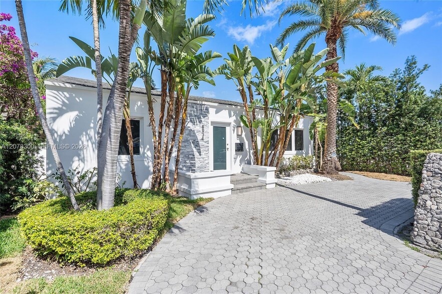 8934 Harding Ave