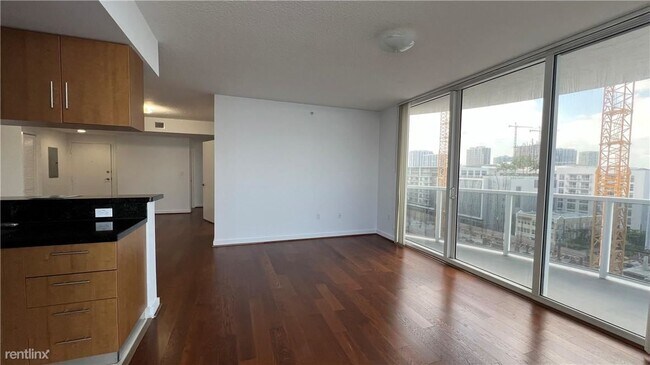 Photo - 3 br, 2 bath Condo - 601 NE 23rd St Amazin...