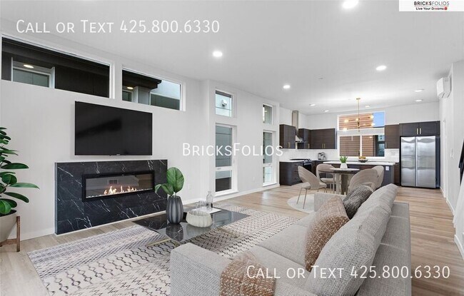 Building Photo - 1212 Harrington Ave NE