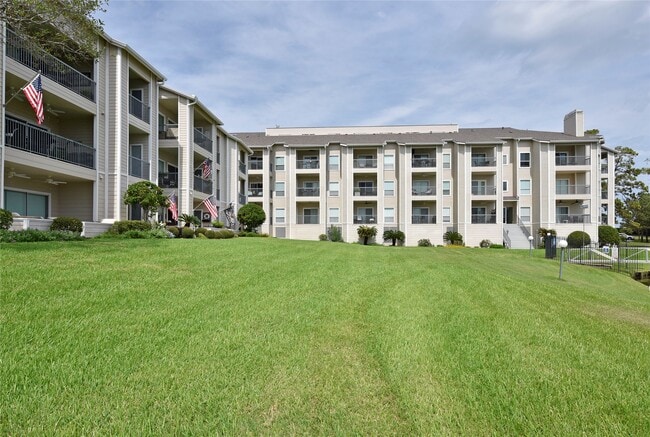 Photo - 12800 Melville Dr