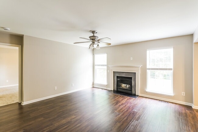 Photo - 209 Briarcotes Cir