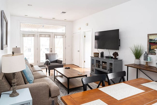 Photo - 628 W Schubert Ave Unit ID1360119P