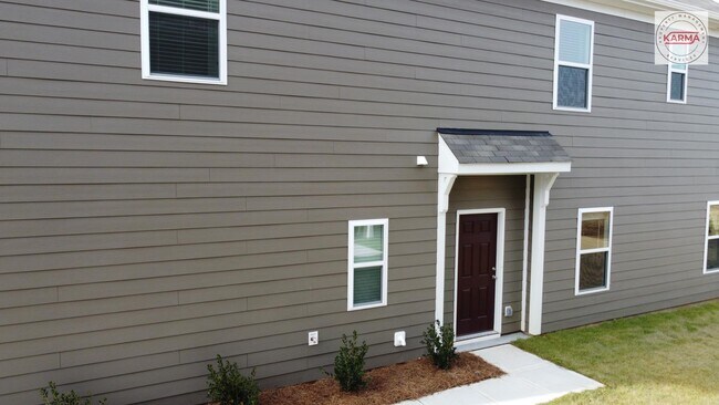 Photo - 785 Earhart St NW