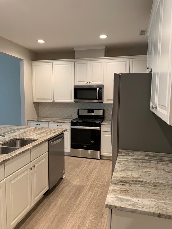 Kitchen - 1353 Fitchie Pl