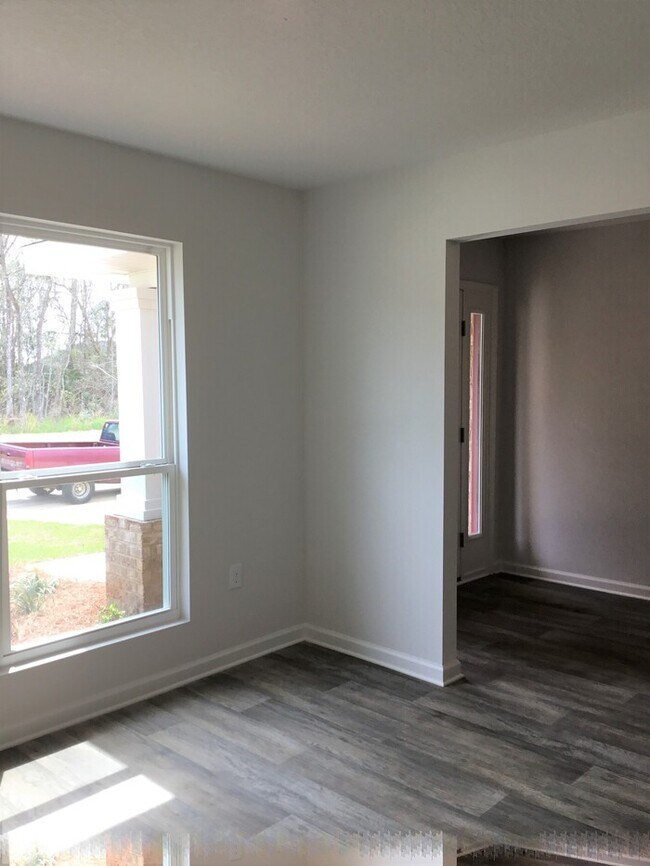 Photo - Beautiful 3/2 Family home in Beulah- Close to Navy Federal Credit Union Main Campus!