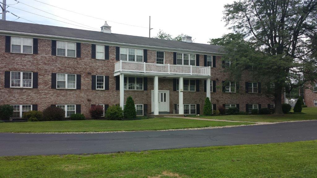 Broadwood Manor - Broadwood Manor Apartments