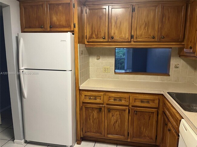 Photo - 950 Hillcrest Dr Unit 503