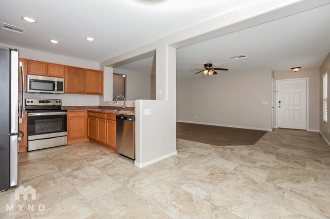 2751 E Olivine Rd