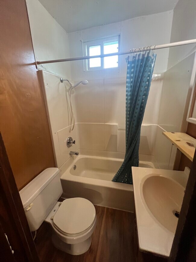 Estudio pequeño - 805 Garibaldi Ave Unidad 4