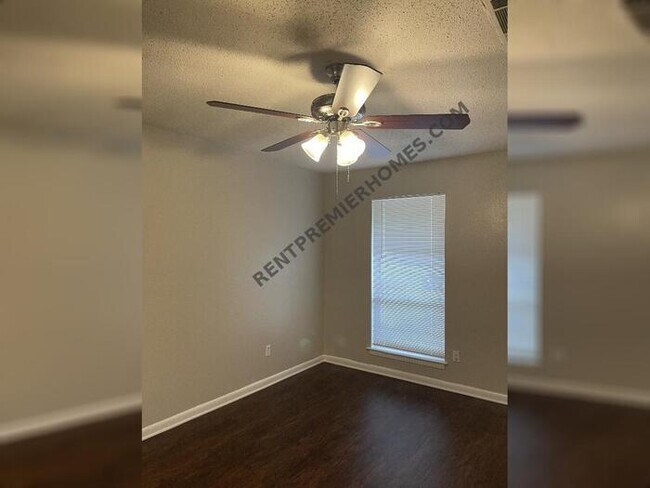 11301 Donnie Dr