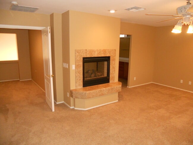 Photo - Stunning 5 bed/ 3.5 Bath in Pleasant Valley