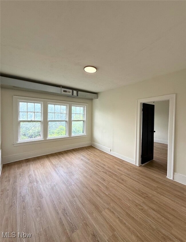 Photo - 3308 Archwood Ave