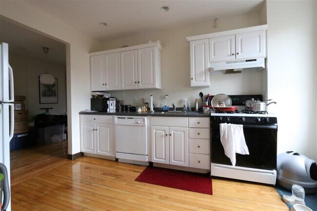 Photo - 331 Harvard St Apartments Unit 11