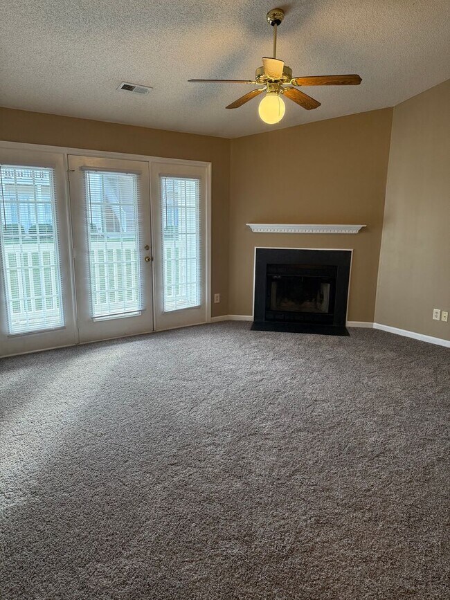 Photo - 3 Bedroom off W Friendly Ave!