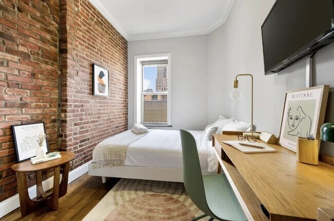 437 W 53rd St Unit 3B