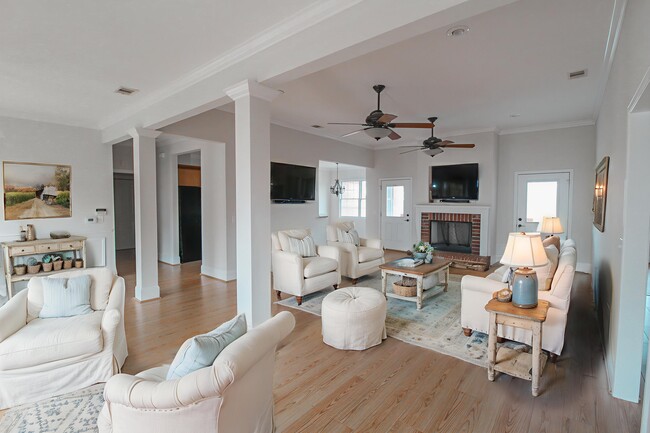 Photo - 12 Grove Cir