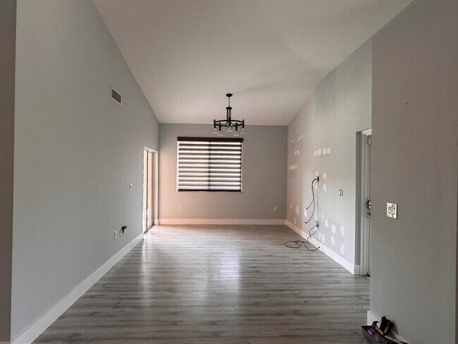 Photo - 6936 SW 39th St Unit 203