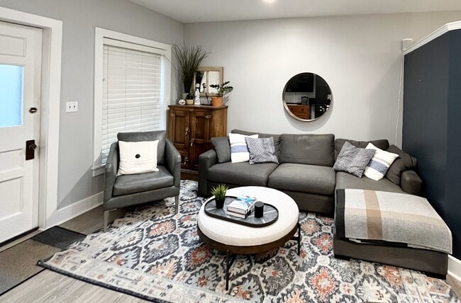 Photo - 2854 Umatilla St