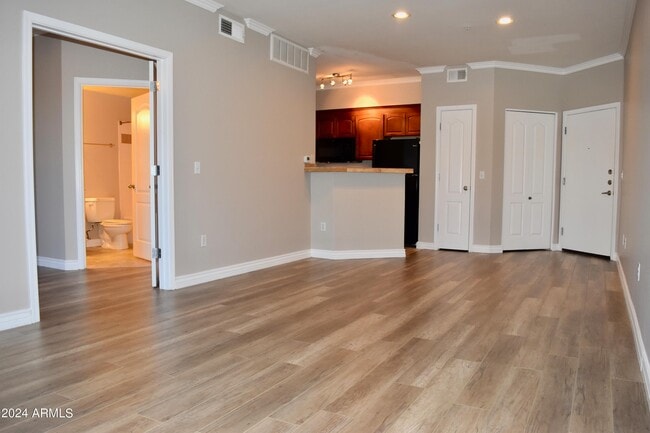 Photo - 1701 E Colter St Unit 233