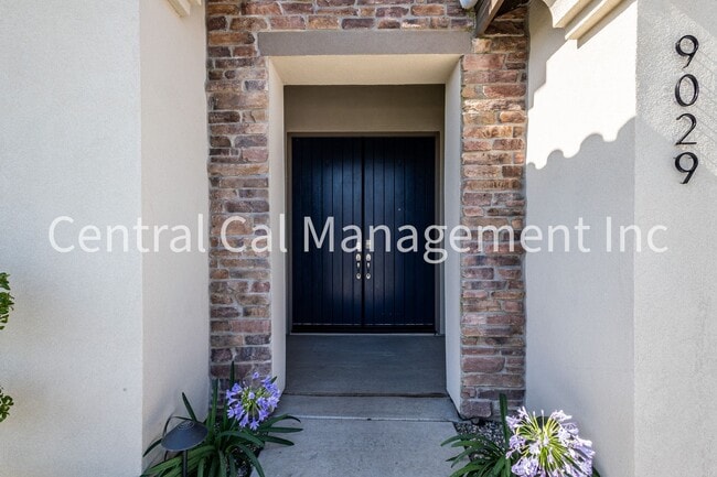 Photo - 4 bedroom/3 Bath Home with Solar in the Southwest - $3195 Per Month!