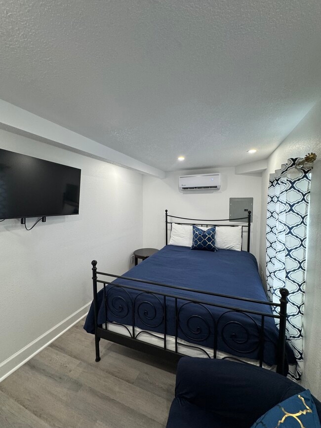 Photo - 104 E Euclid Ave