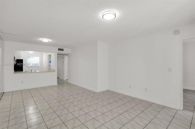 Photo - 426 NE 210th Cir Terrace Unit 103-2