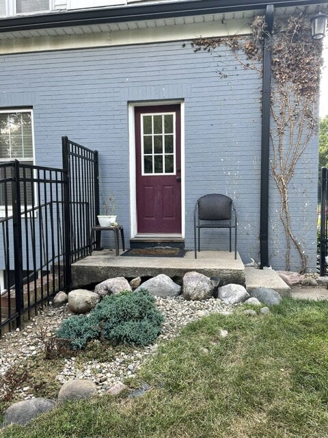 Building Photo - Elegant 2-Bedroom Condo in Broad Ripple with Gated Entry & Private Garage