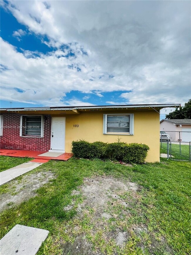 Photo - 103 SW 80th Ave Unidad 103
