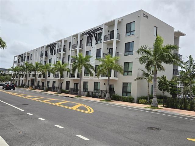 Building Photo - 8201 NW 41st St Unit D-407