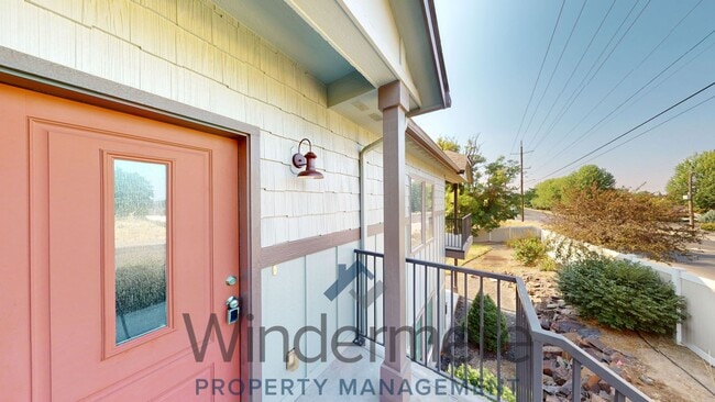 Photo - 808 NE Bunky Ln Unit 1