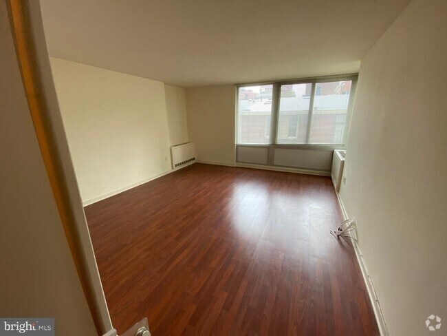 Building Photo - 604 S Washington Square Unit 118 Rental