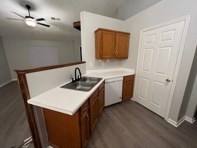 Photo - 7011 Village Ln