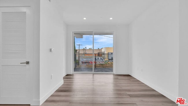 Photo - 667 N Wilton Pl Unit 405