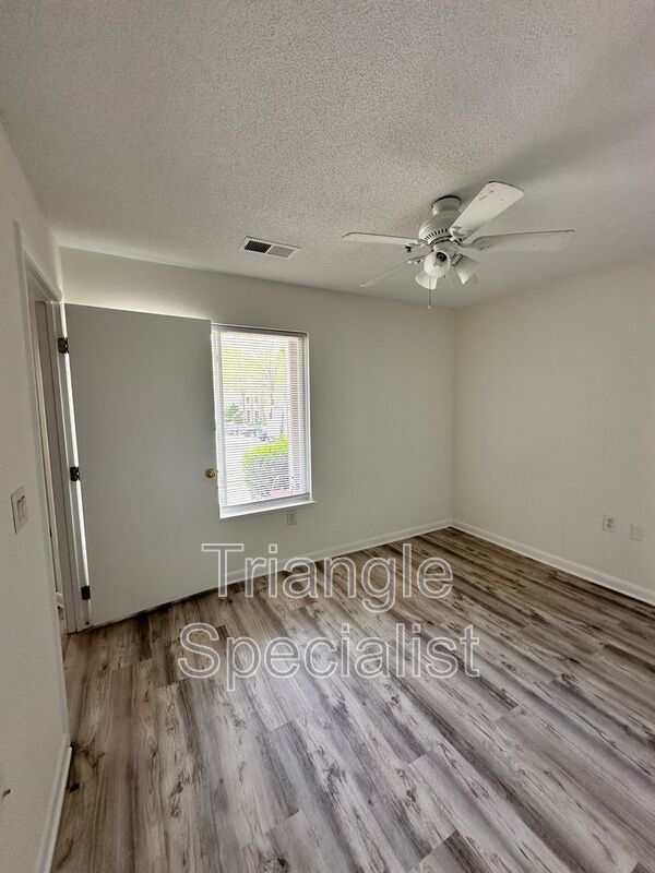 Photo - 1420 Collegiate Cir Unit 101
