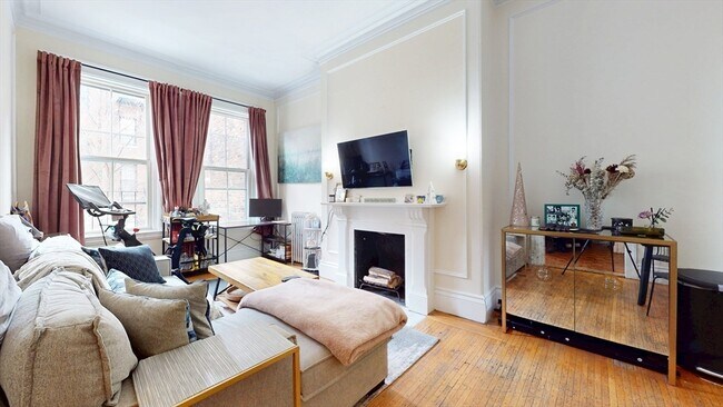 Photo - 172 Marlborough St Unit 2R