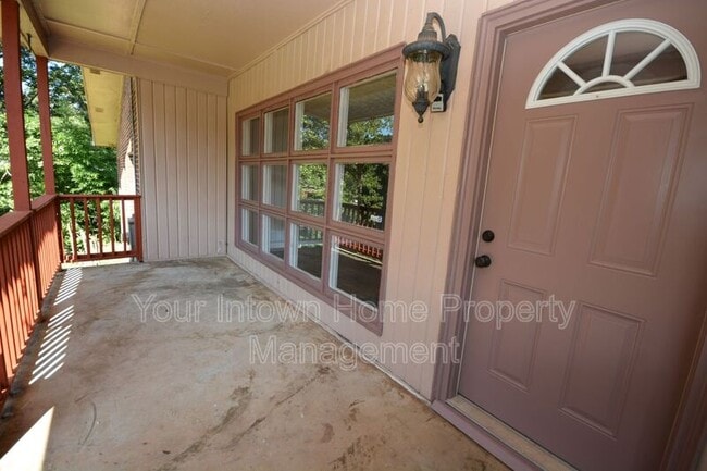 Photo - 1864 Flintwood Dr SE