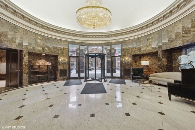 Photo - 10 E Ontario St