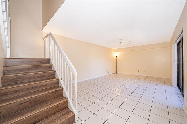 Photo - 5258 Coral Ct Unidad 605