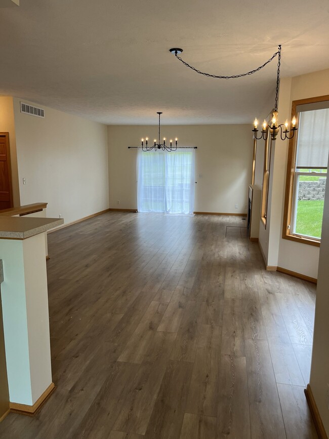 Photo - 2517 Sandhutton Ave