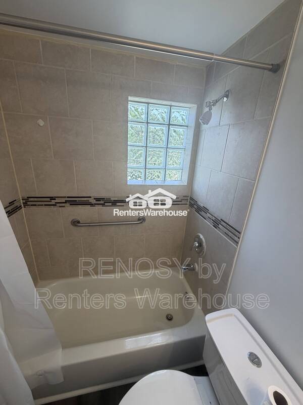 Photo - 2067 Larkhall Rd