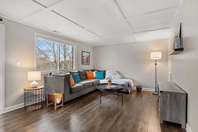 4474 Seabury