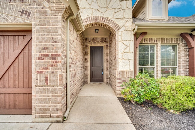 Photo - 437 Whispering Willow Dr